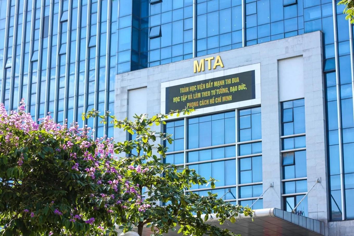 Tòa nhà S1 — toà nhà chính của Học viện Kỹ thuật quân sự